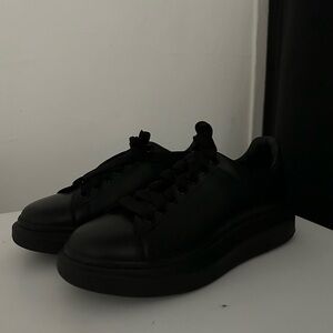Alexander McQueen Black Sneakers with Thick Sole and Sleek Design